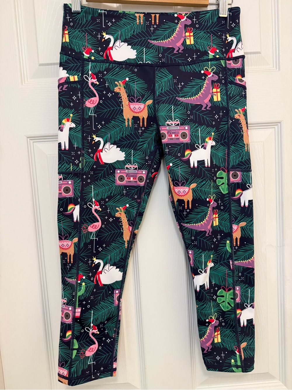 NWOT Constantly Varied Gear Holiday Magic Capri Leggings